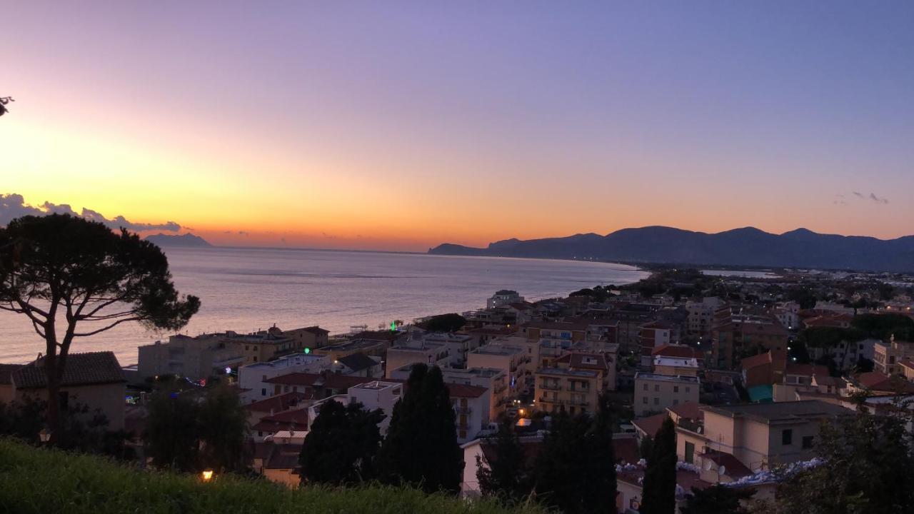 Casa Mediterranea: Appartamento Vista Mare A Soli 200M Dalla Spiaggia Сперлонга Екстер'єр фото